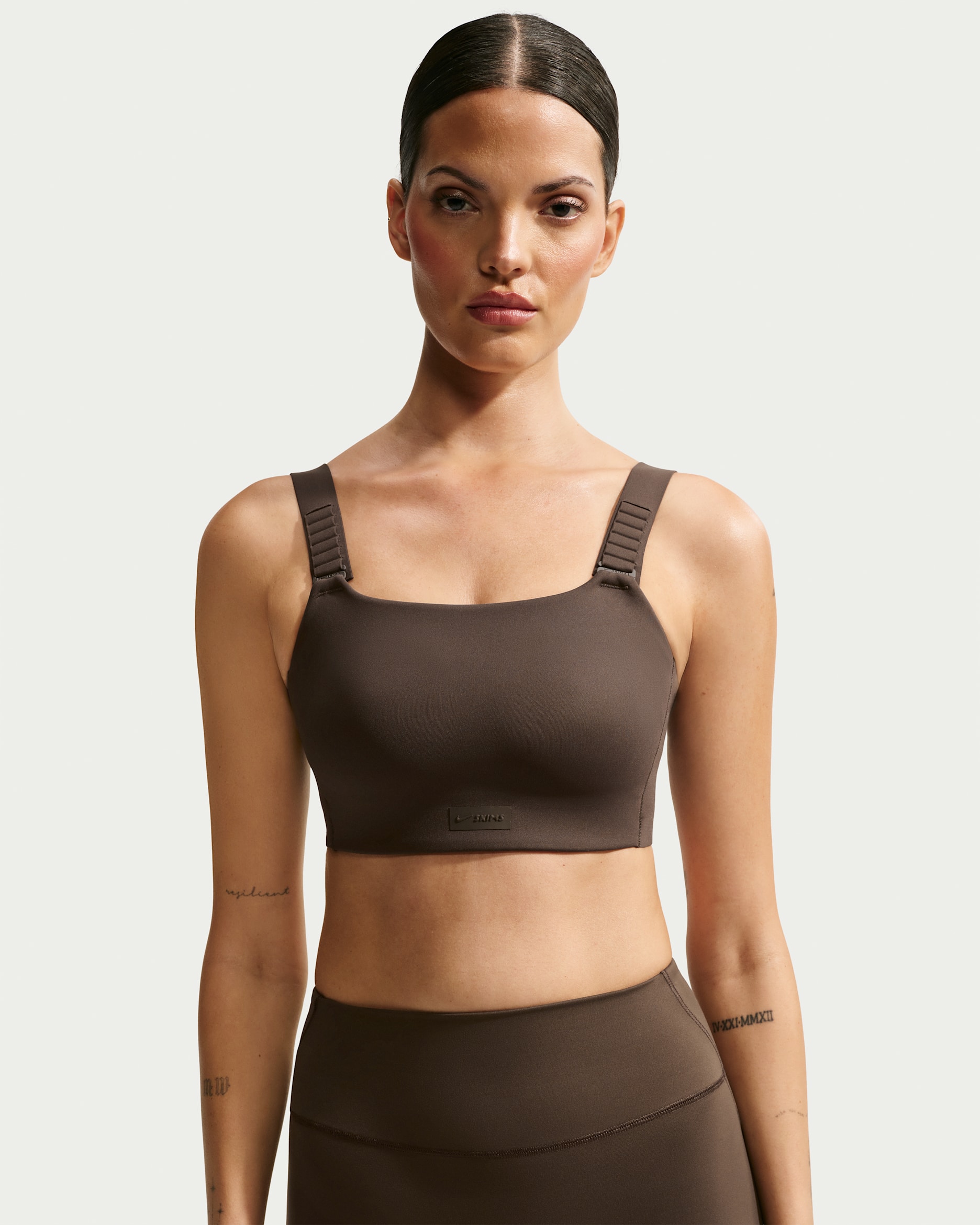 NikeSKIMS Matte Women's Wide-Strap Bra. Nike.com